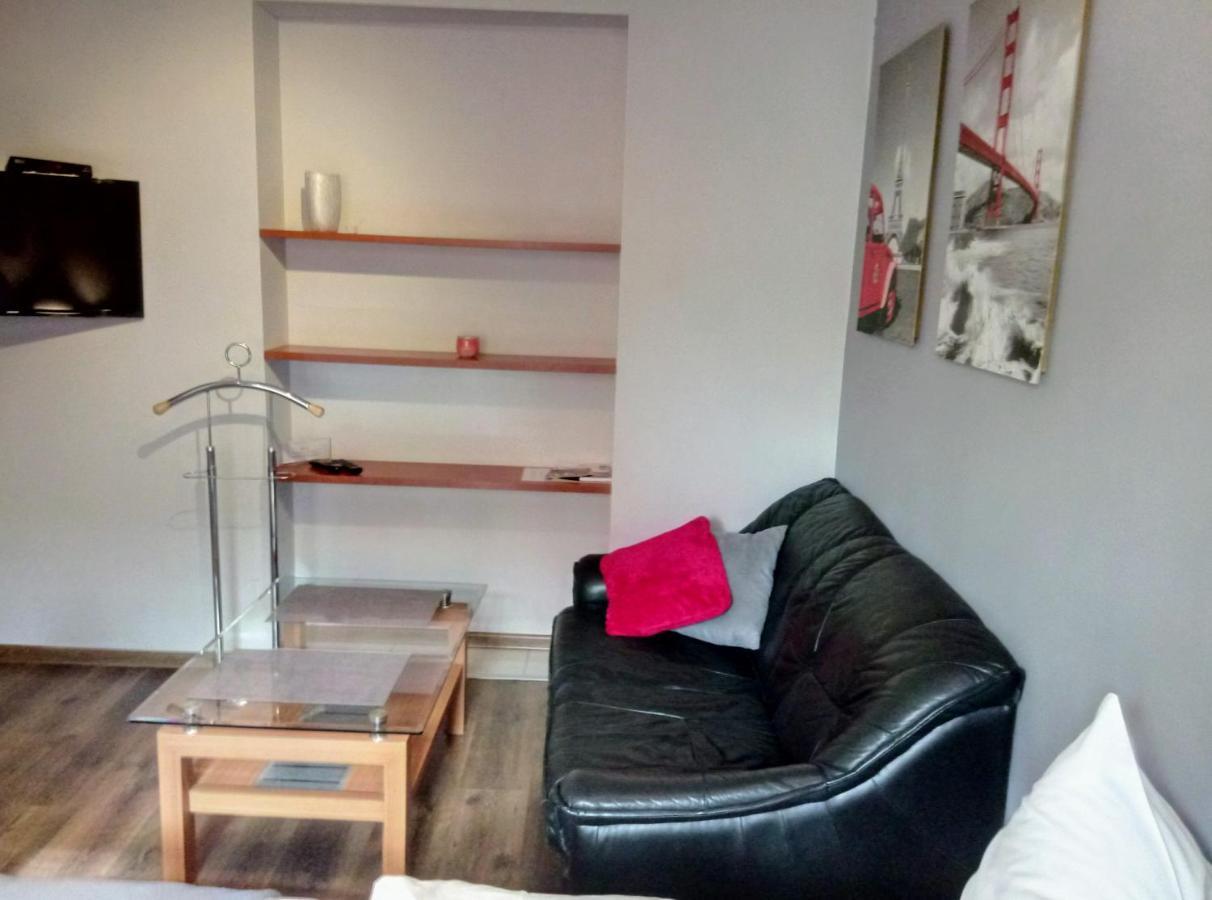זיילונה גאורה Apartamenty Krzywe Okna מראה חיצוני תמונה