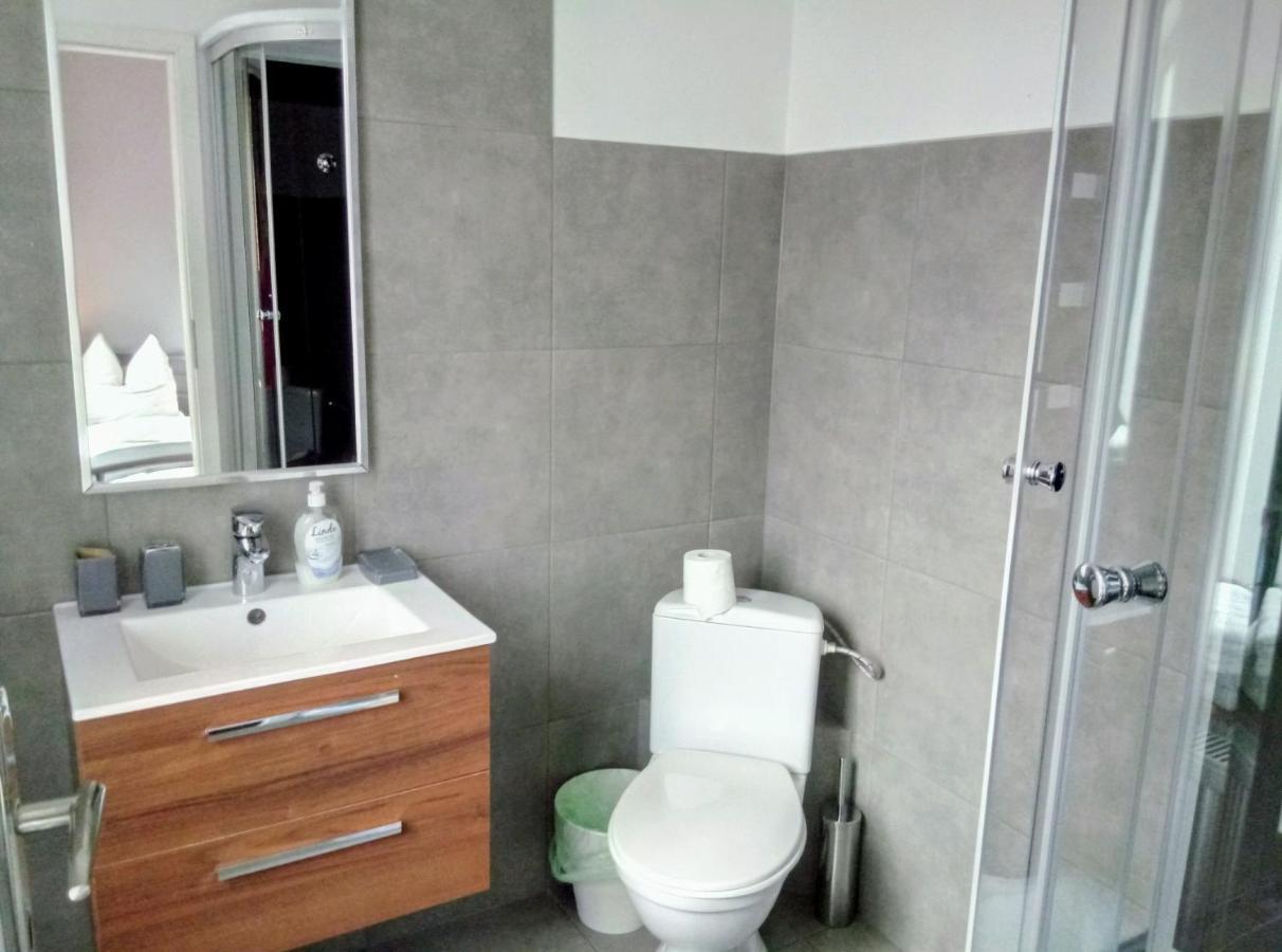 זיילונה גאורה Apartamenty Krzywe Okna מראה חיצוני תמונה